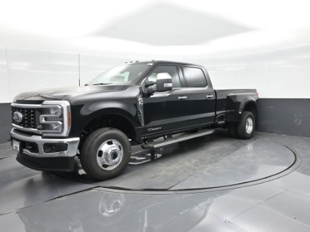 2026 Ford Super Duty F-350 DRW LARIAT