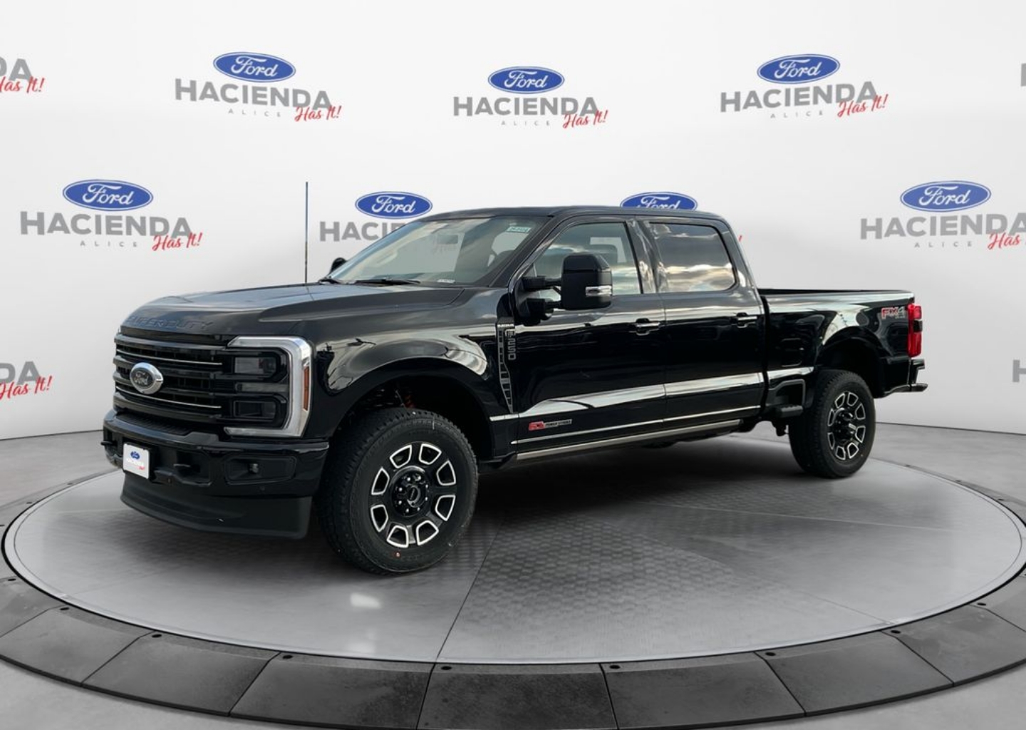 2025 Ford F-250 Super Duty Platinum's photo