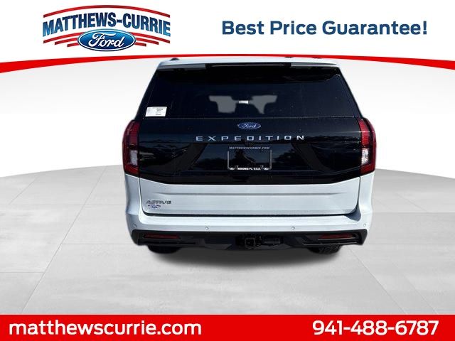 2025 Ford Expedition photo 3