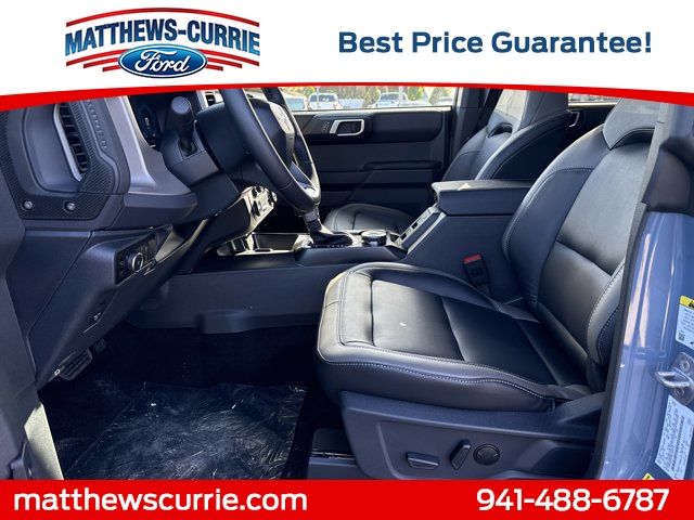 2025 Ford Bronco Outer Banks photo 2