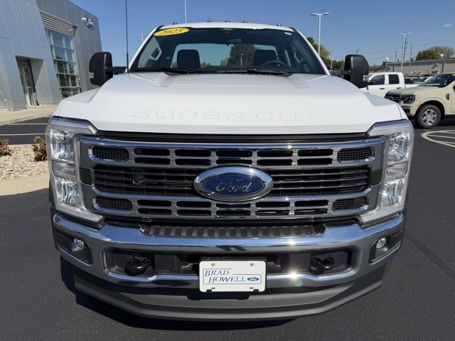 2026 Ford F-600 photo 3