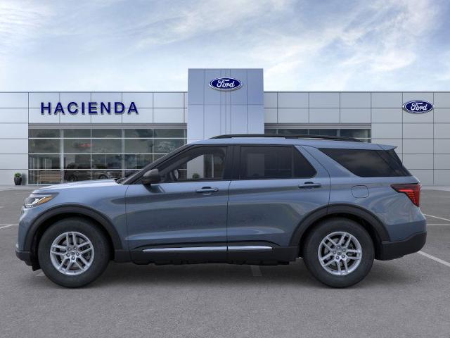 2025 Ford Explorer photo 2