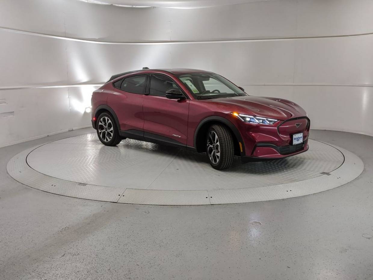 2025 Ford Mustang Mach-E Select RWD