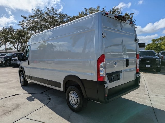 2024 Ram ProMaster 3500 photo 3