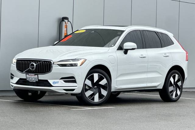 2021 Volvo XC60 Recharge Plug-In Hybrid T8 Inscription Expression