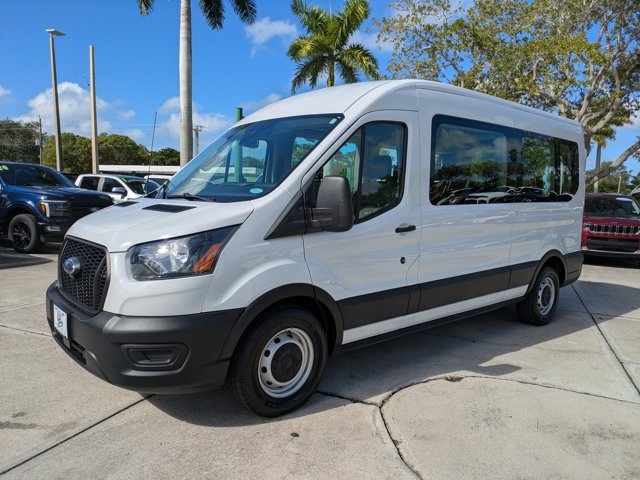 2022 Ford Transit Passenger XL photo 4