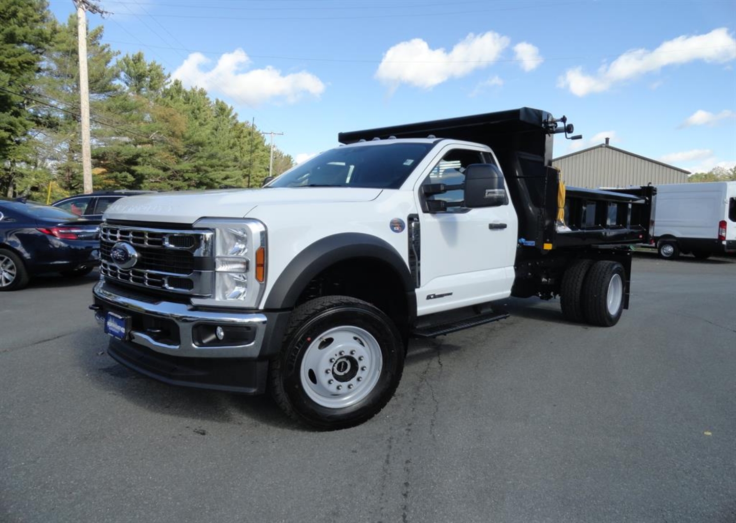 2025 Ford F-600 Super Duty Chassis Cab XL's photo