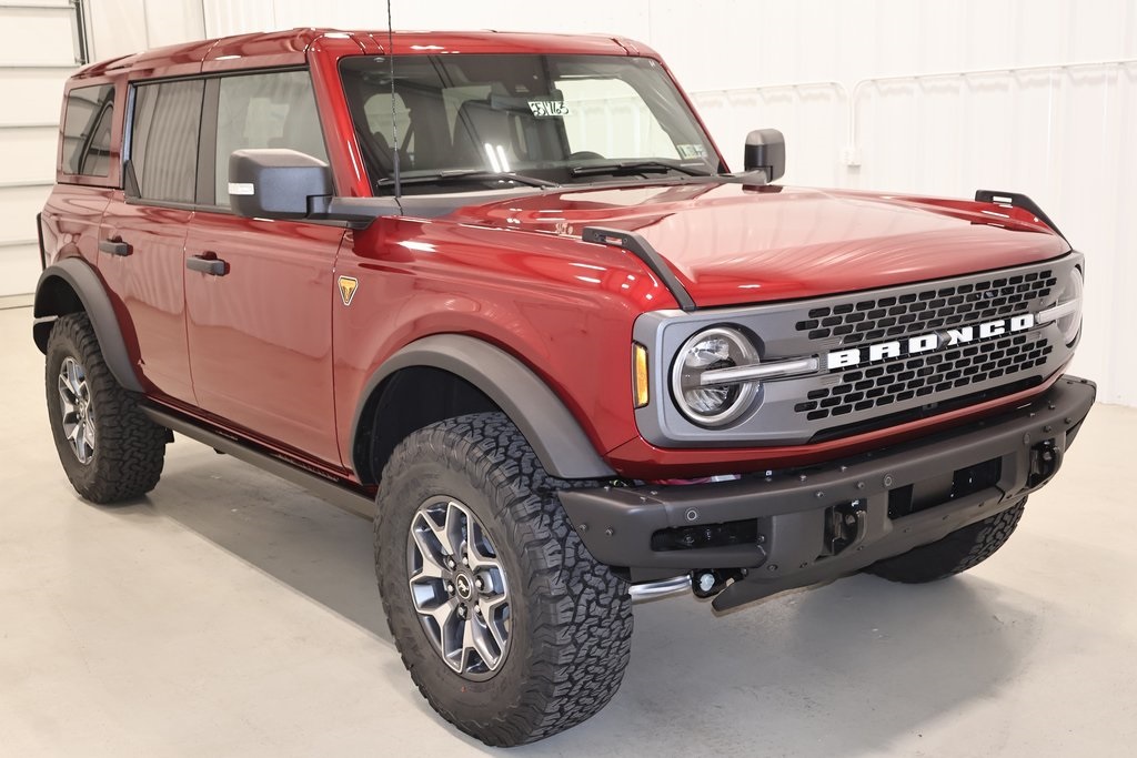 2025 Ford Bronco Badlands photo 2
