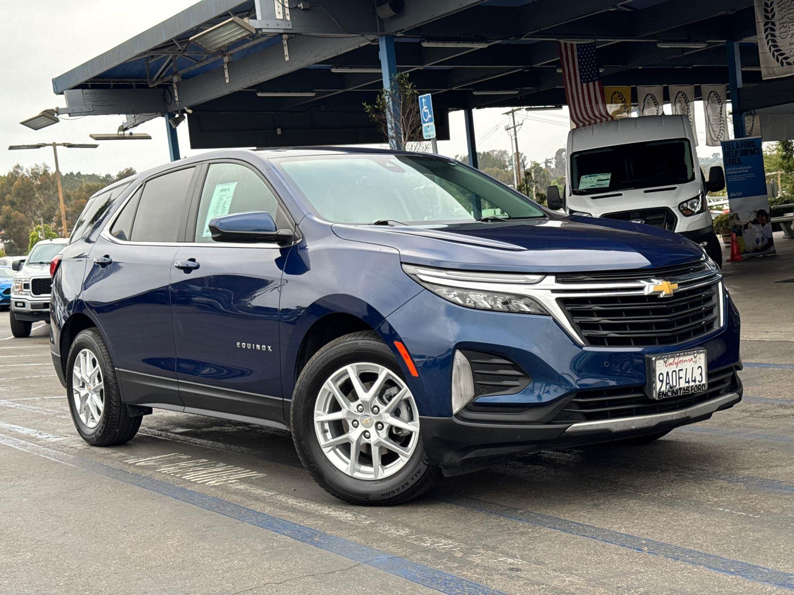 2022 Chevrolet Equinox LT photo 2