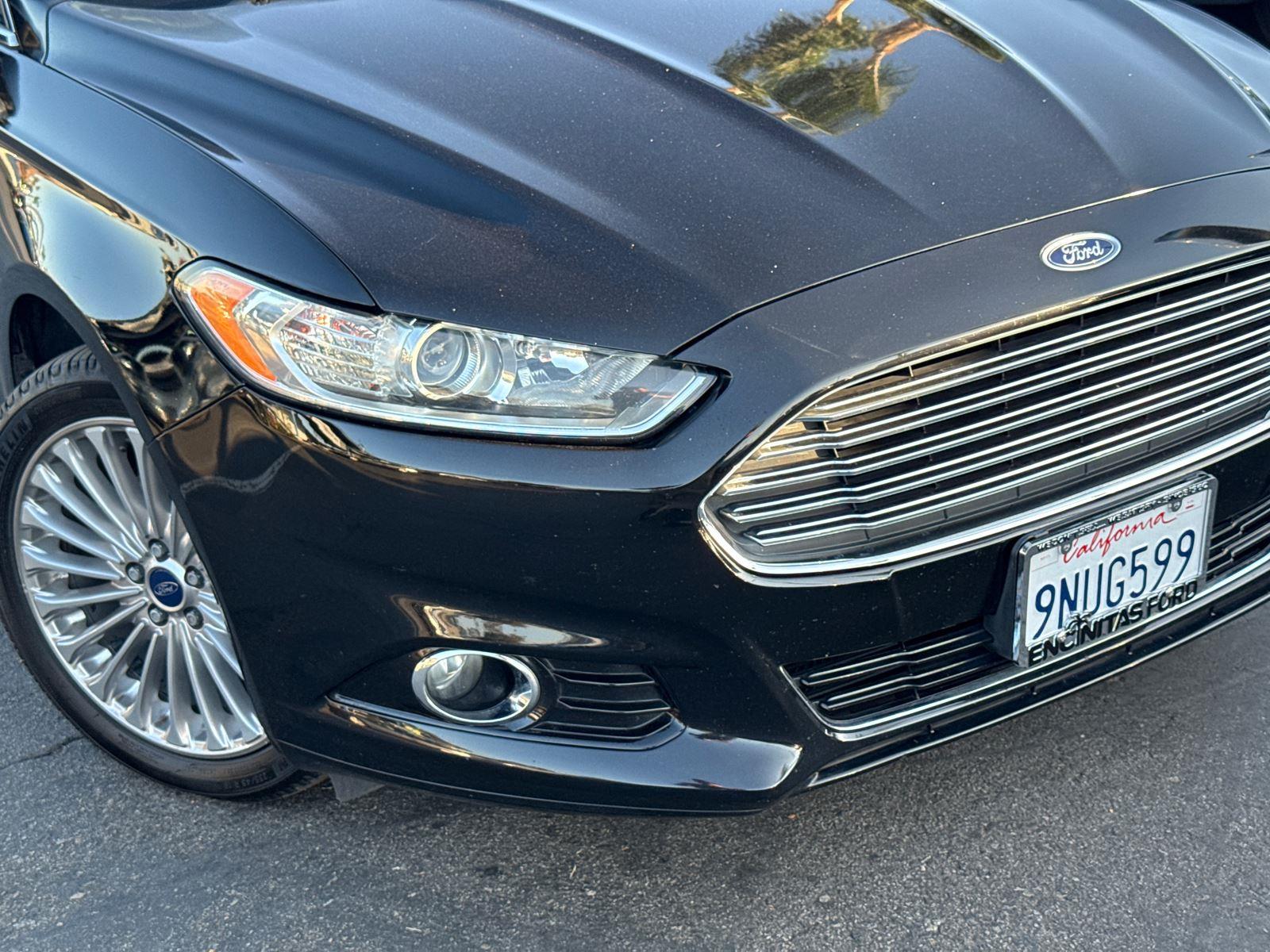 2016 Ford Fusion Titanium photo 2