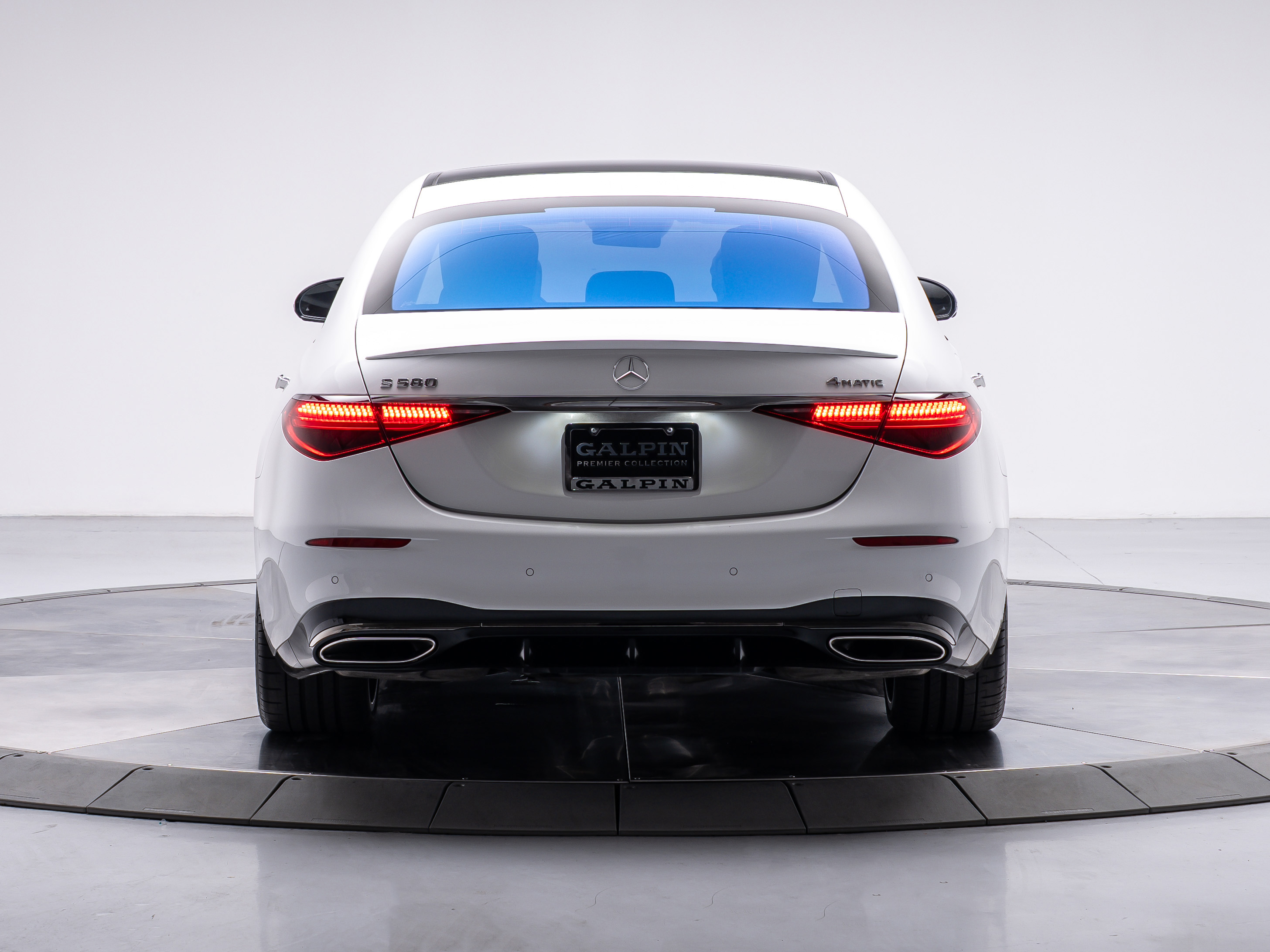 2024 Mercedes Benz S 580 photo 4