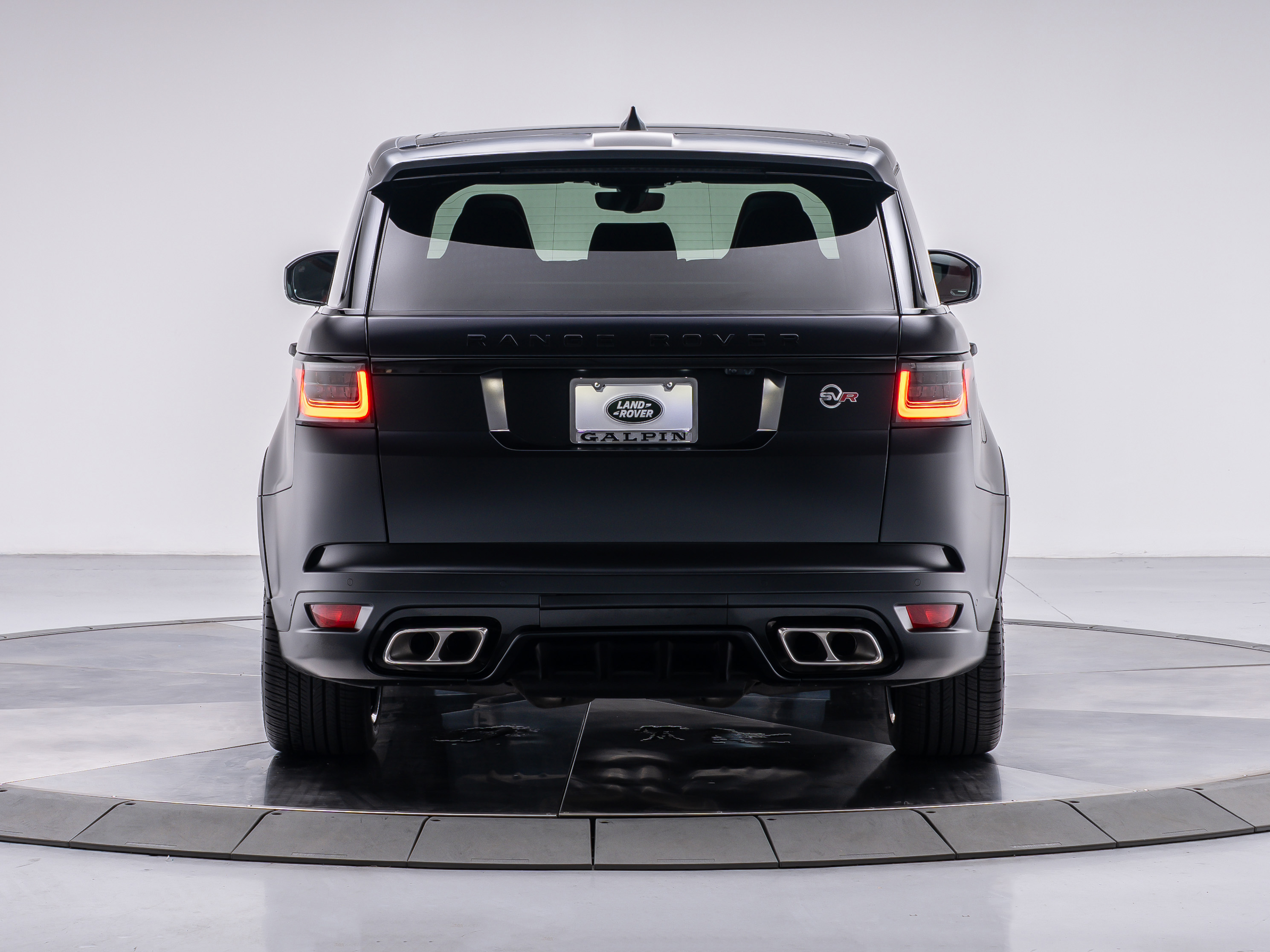 2022 Land Rover Range Rover Sport SVR photo 4