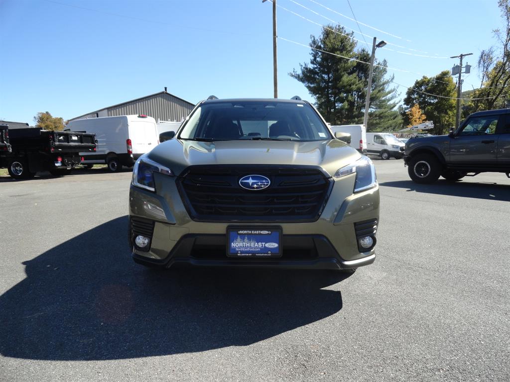 2023 Subaru Forester Premium photo 2