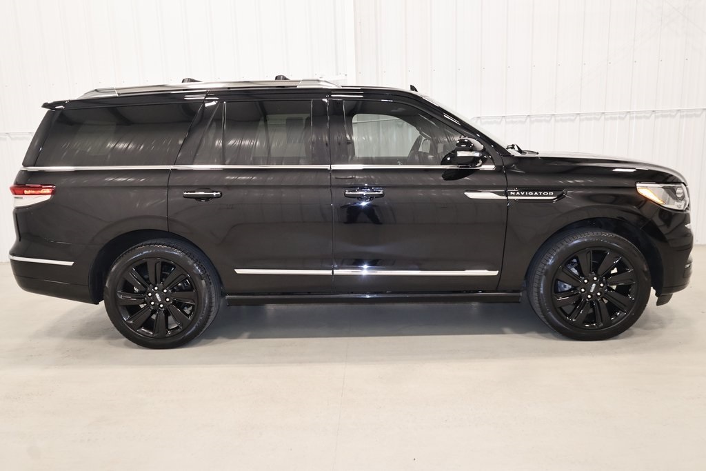 2023 Lincoln Navigator Reserve photo 2