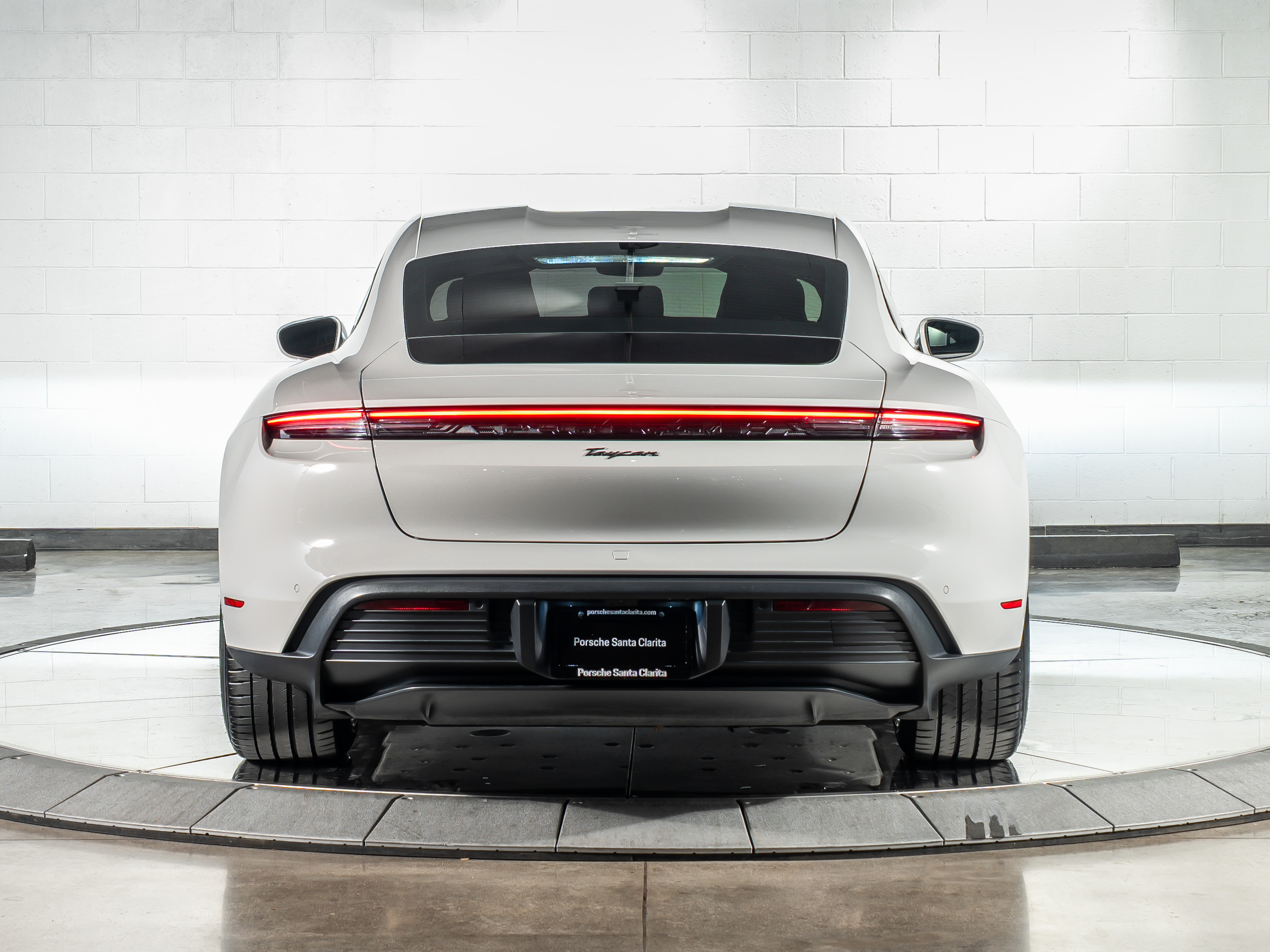 2022 Porsche Taycan photo 4