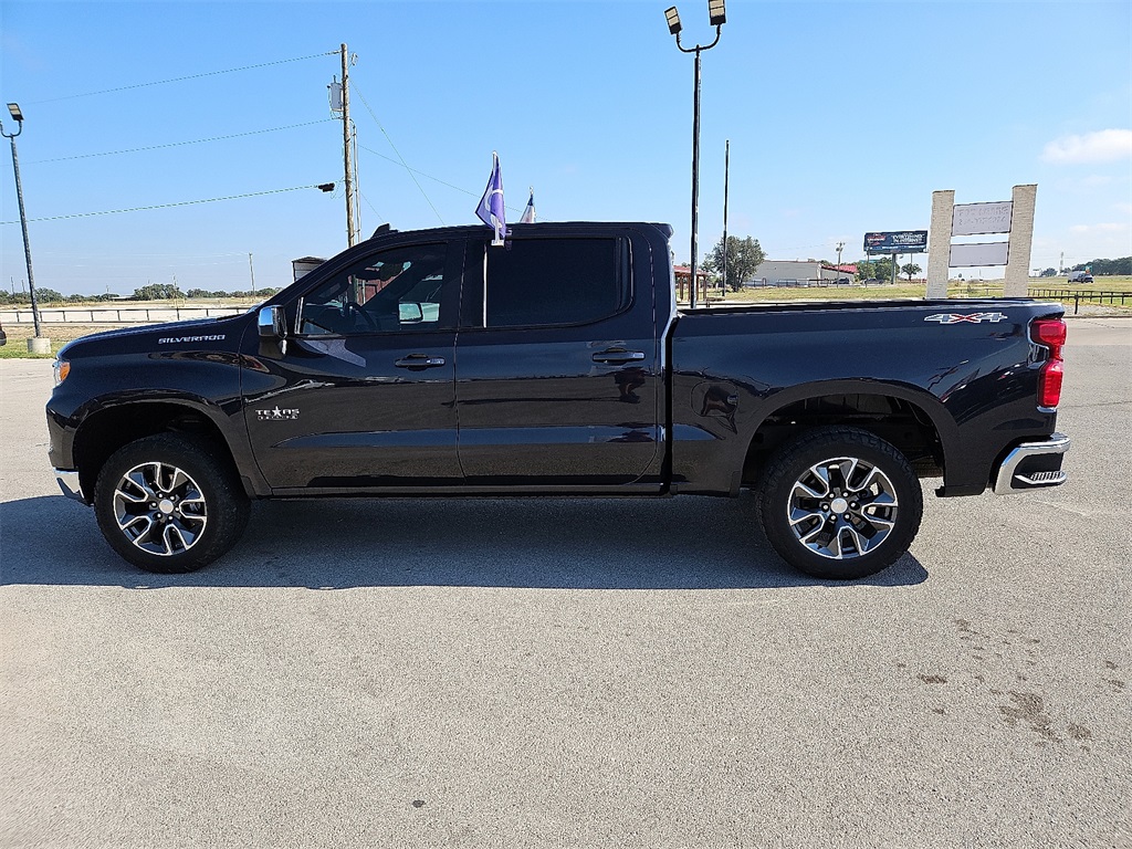 2022 Chevrolet Silverado 1500 LT Texas Edition photo 2