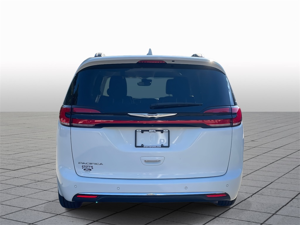 2022 Chrysler Pacifica Touring L photo 4