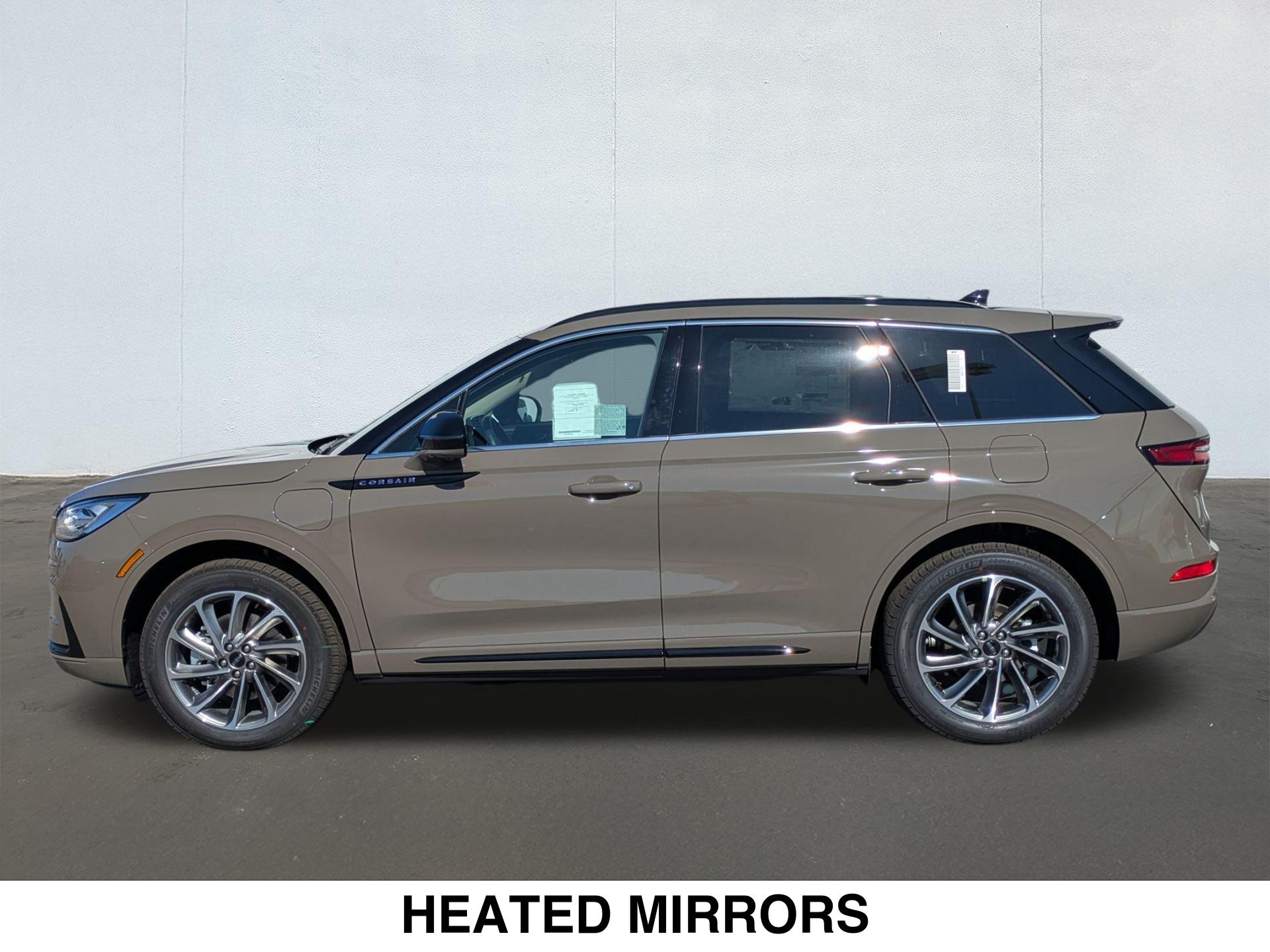 2025 Lincoln Corsair Grand Touring photo 3