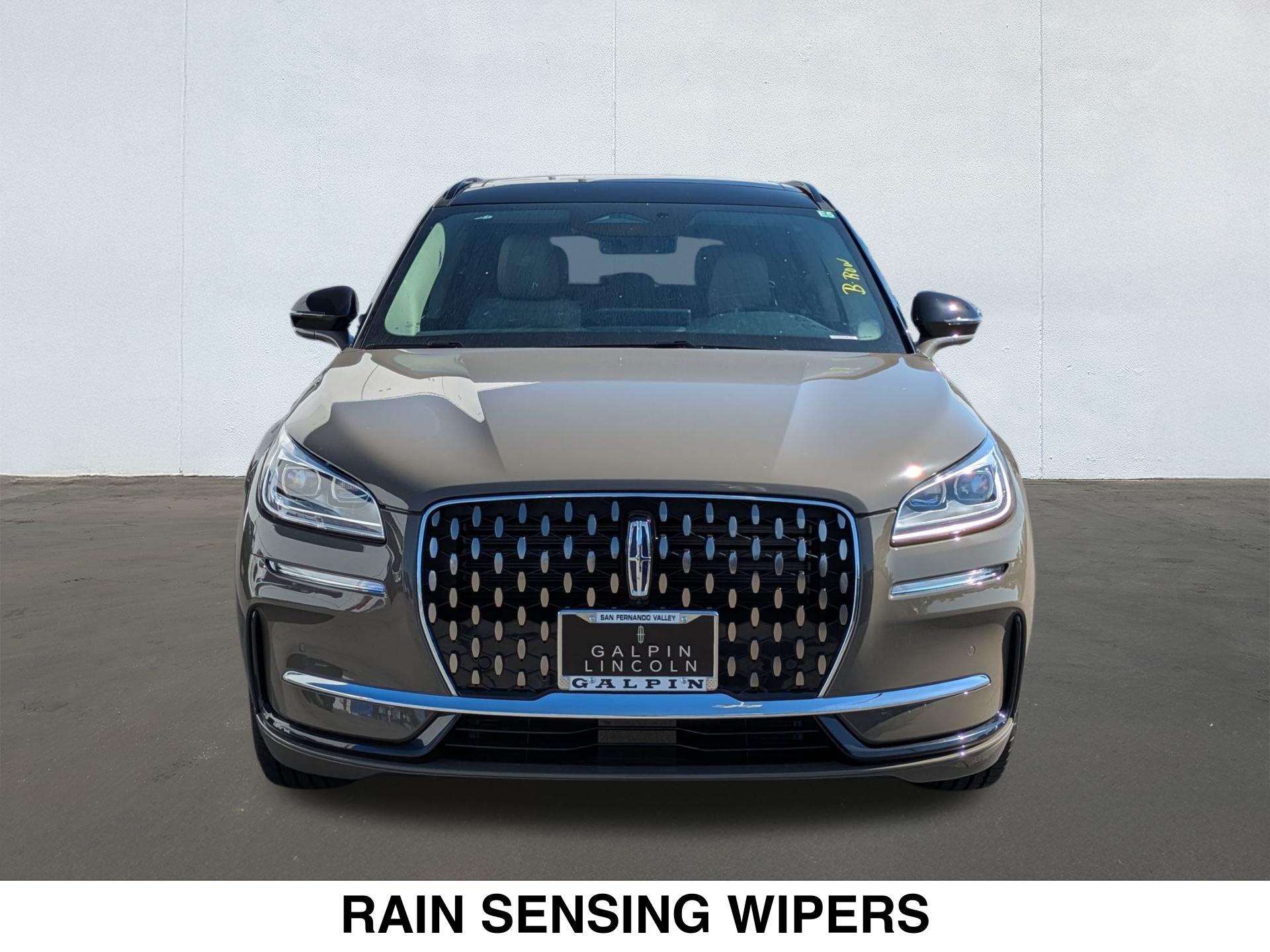 2025 Lincoln Corsair Grand Touring photo 4