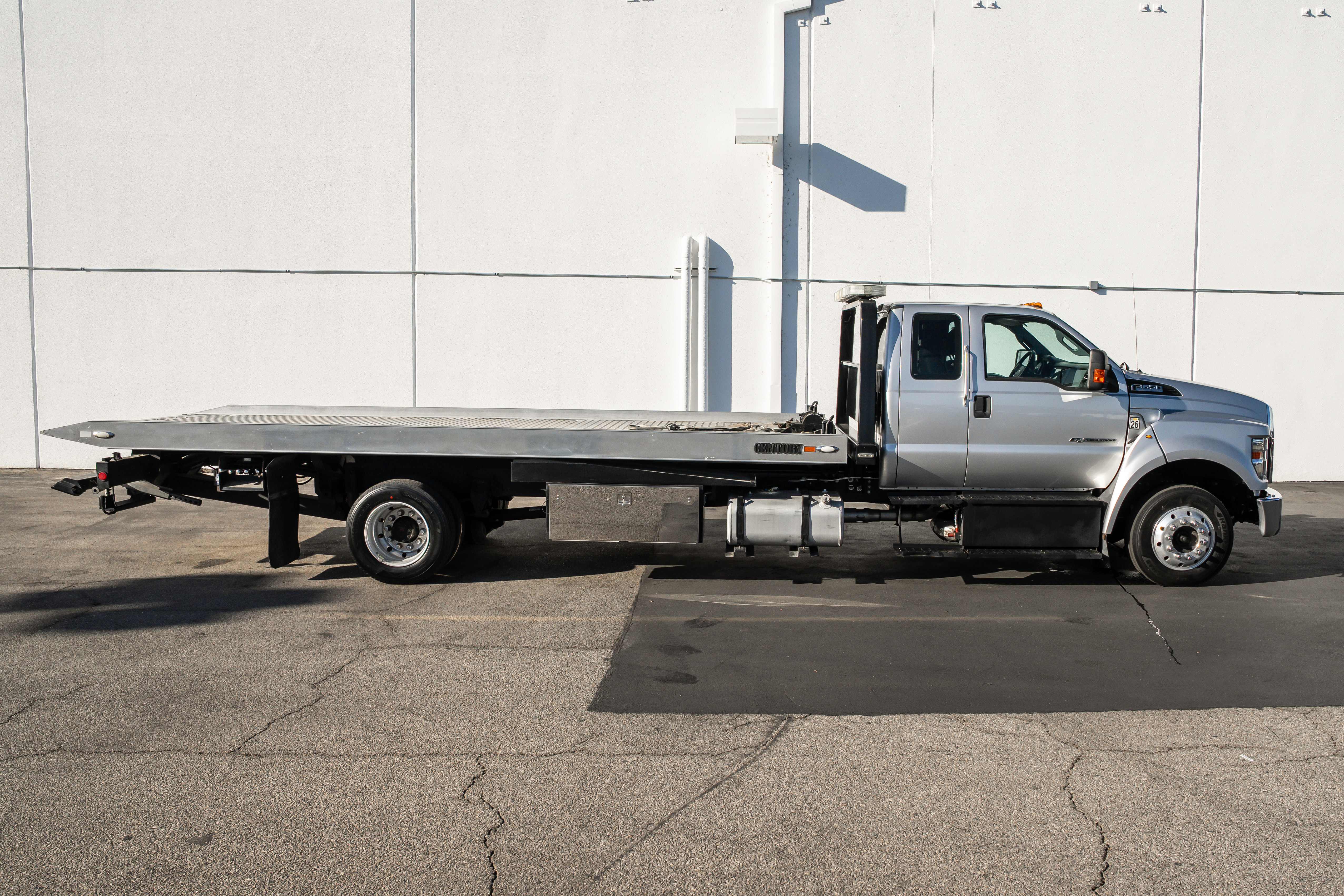 2017 Ford F-650 photo 4