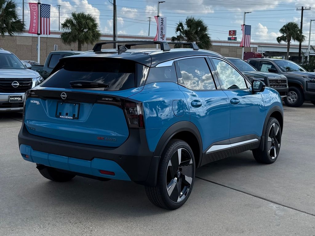 2026 Nissan Kicks SR photo 2
