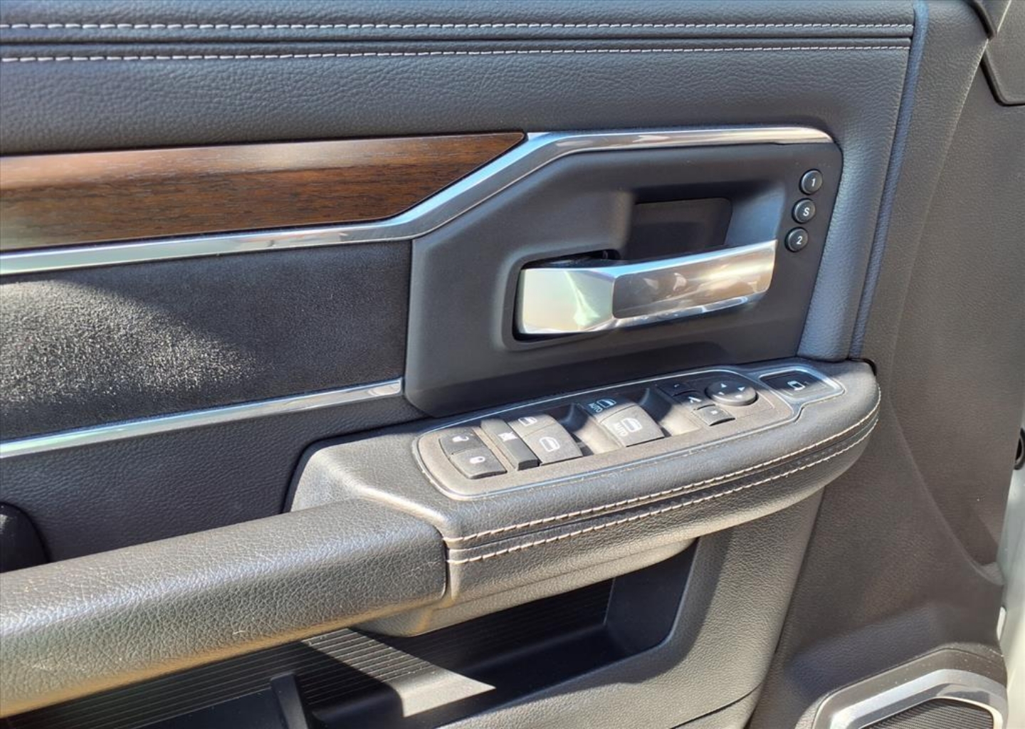 2022 RAM Ram 3500 Pickup Laramie - Photo 11