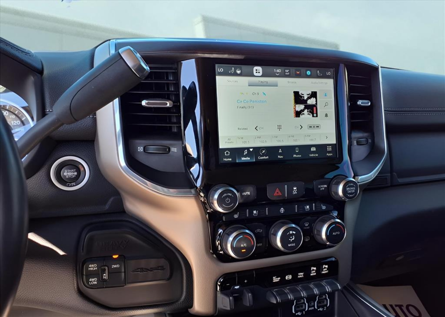 2022 RAM Ram 3500 Pickup Laramie - Photo 15