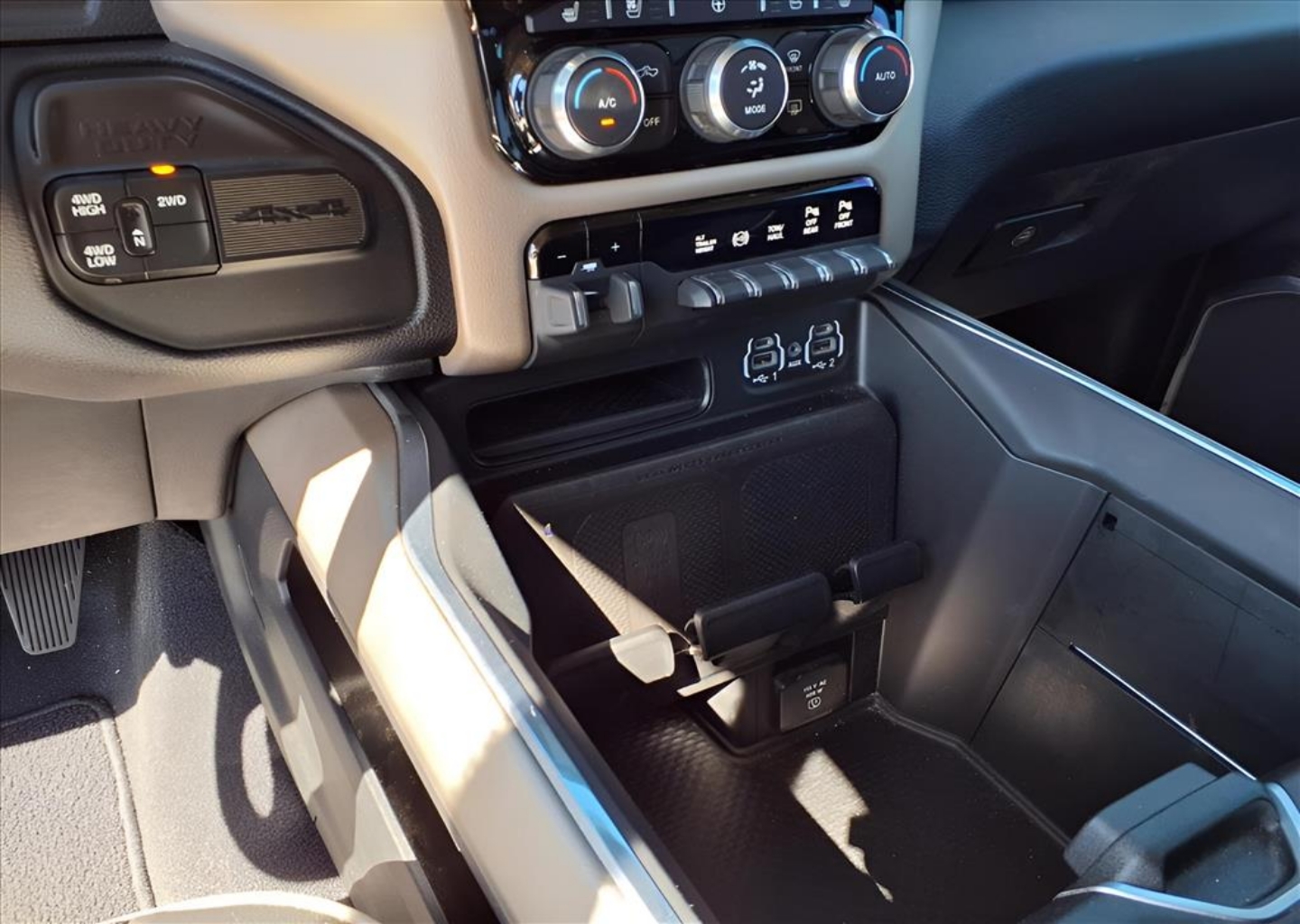 2022 RAM Ram 3500 Pickup Laramie - Photo 16