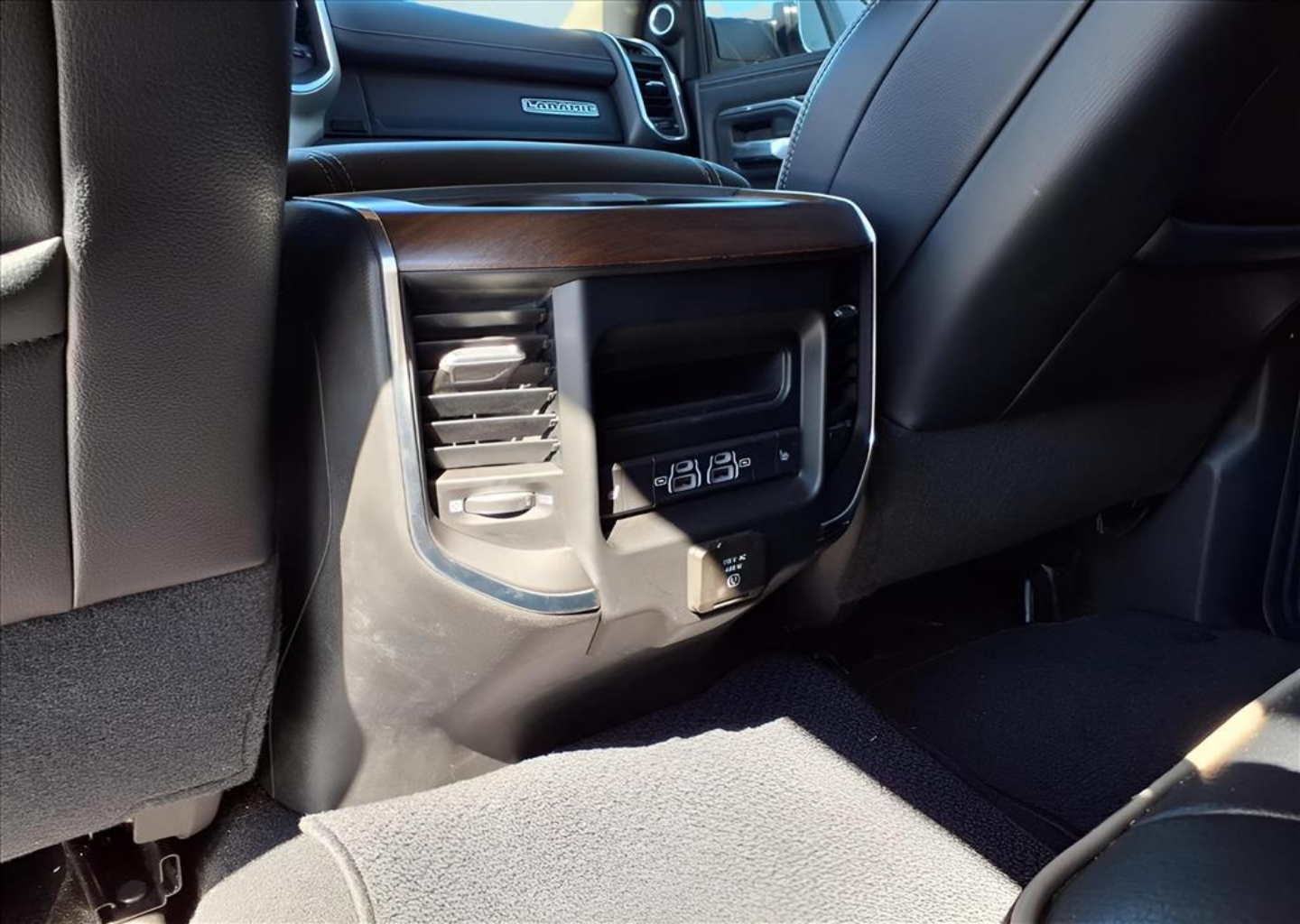 2022 RAM Ram 3500 Pickup Laramie - Photo 21