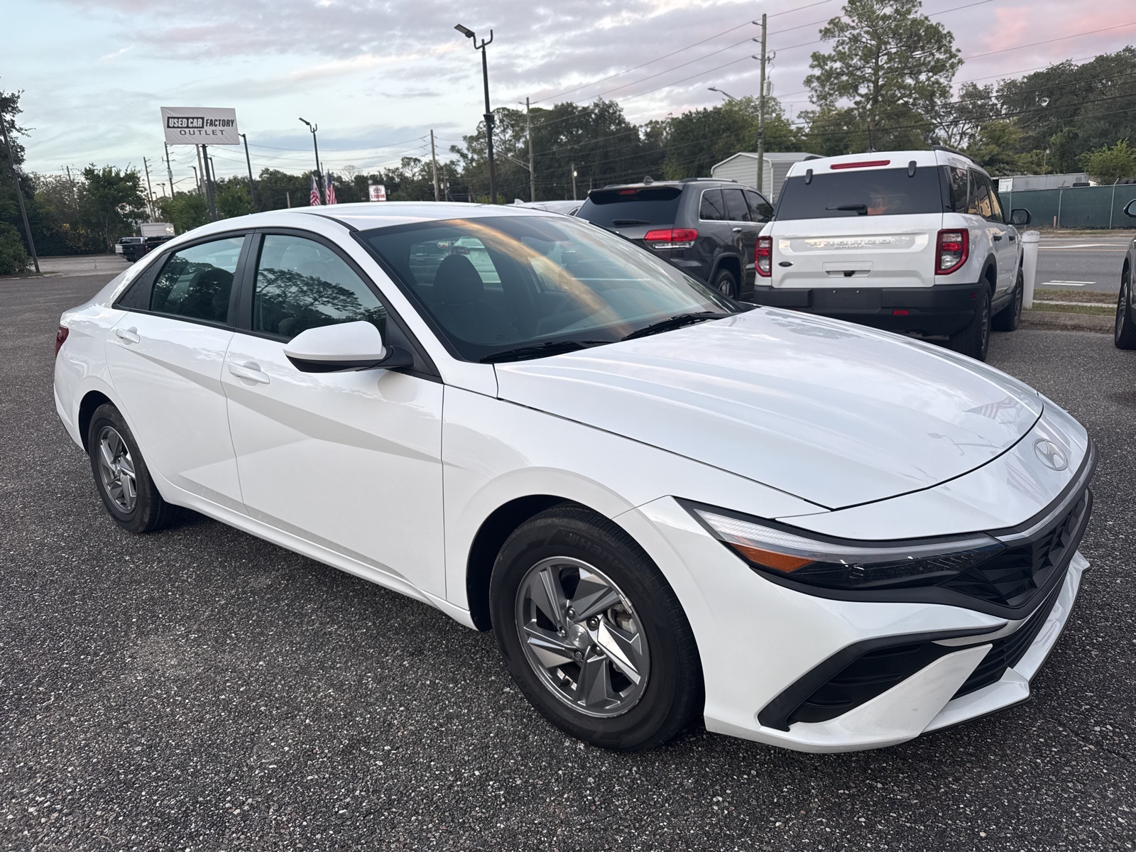 Used 2024 Hyundai Elantra SE