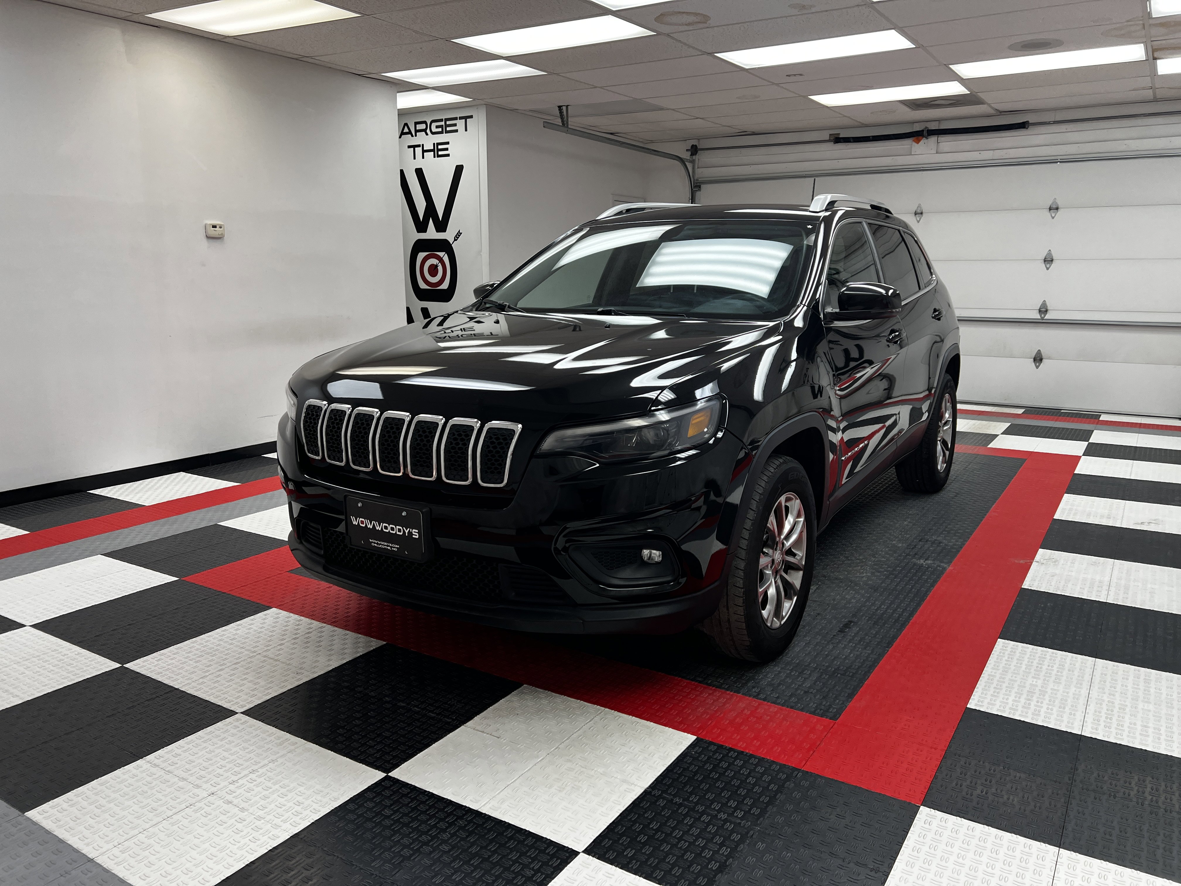 Used 2020 Jeep Cherokee Latitude Plus 4X4 2.4L I4 Touch Screen Display Backup Camera Blind Spot Detection