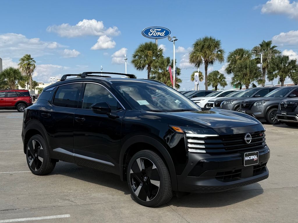 2026 Nissan Kicks SR photo 2