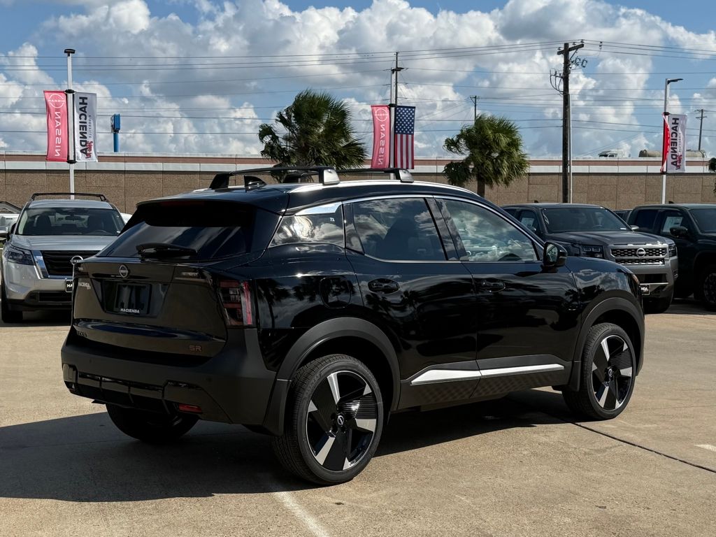 2026 Nissan Kicks SR photo 4