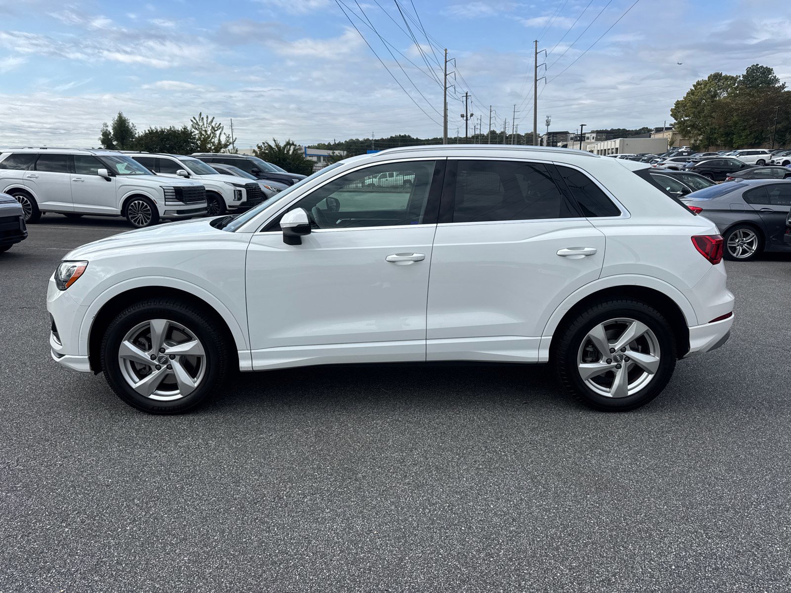 2019 Audi Q3 Premium photo 2