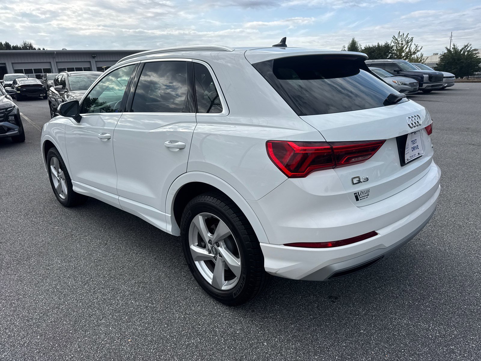 2019 Audi Q3 Premium photo 3