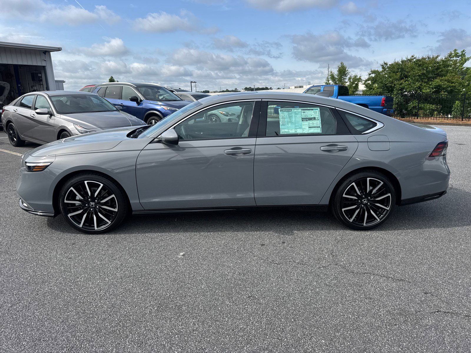 2025 Honda Accord Hybrid Touring photo 4