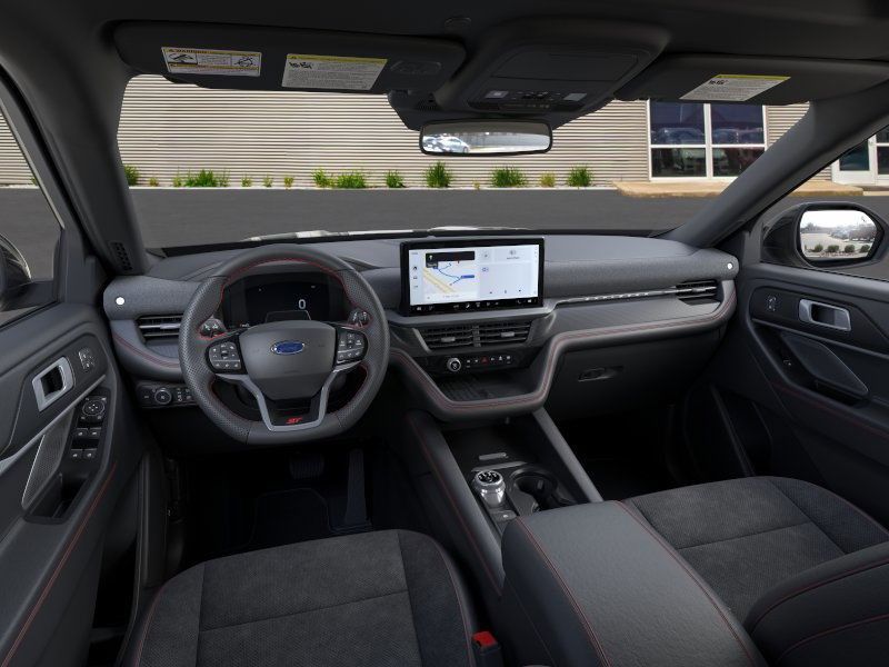 2025 Ford Explorer ST photo 4