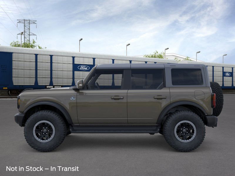2025 Ford Bronco Outer Banks photo 2
