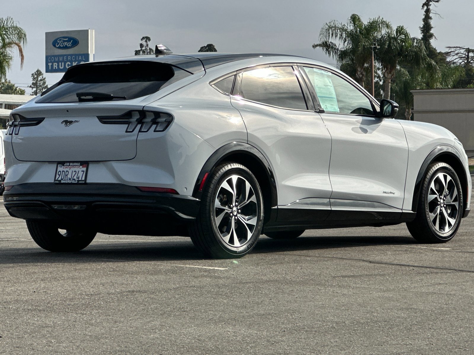 2023 Ford Mustang Mach-E Premium photo 3