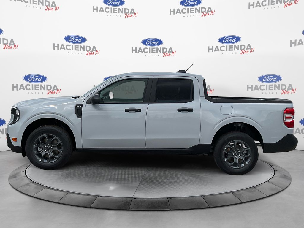 2025 Ford Maverick XLT photo 2