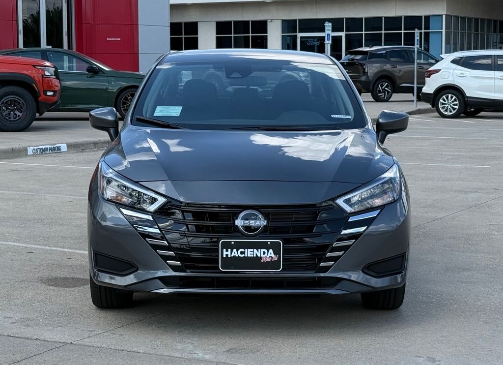 2025 Nissan Versa 1.6 SV photo 2