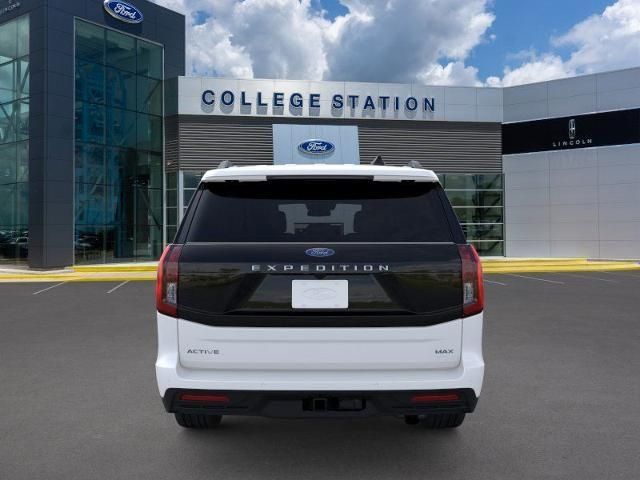 2025 Ford Expedition MAX photo 4