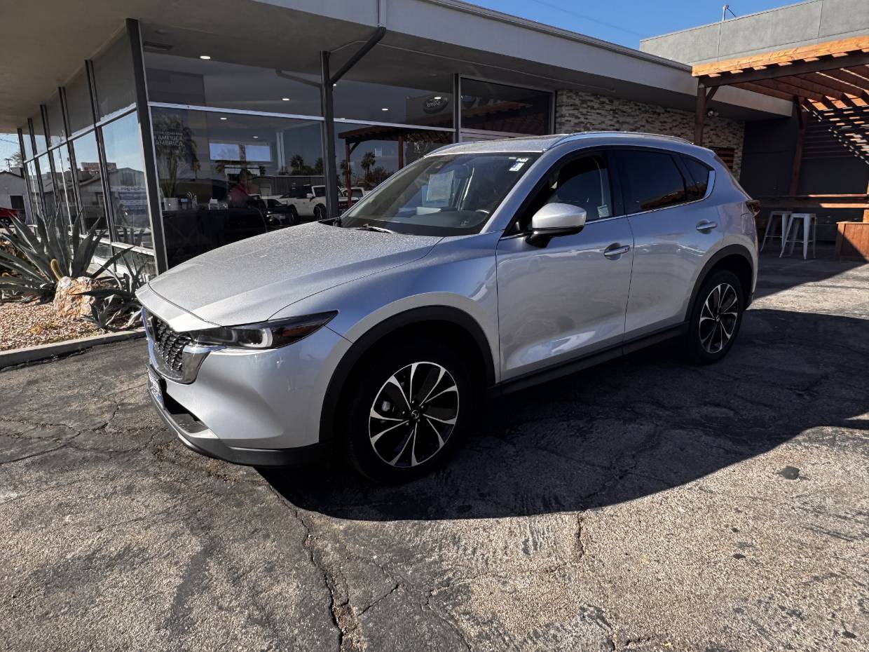 2022 Mazda CX-5 S Premium package