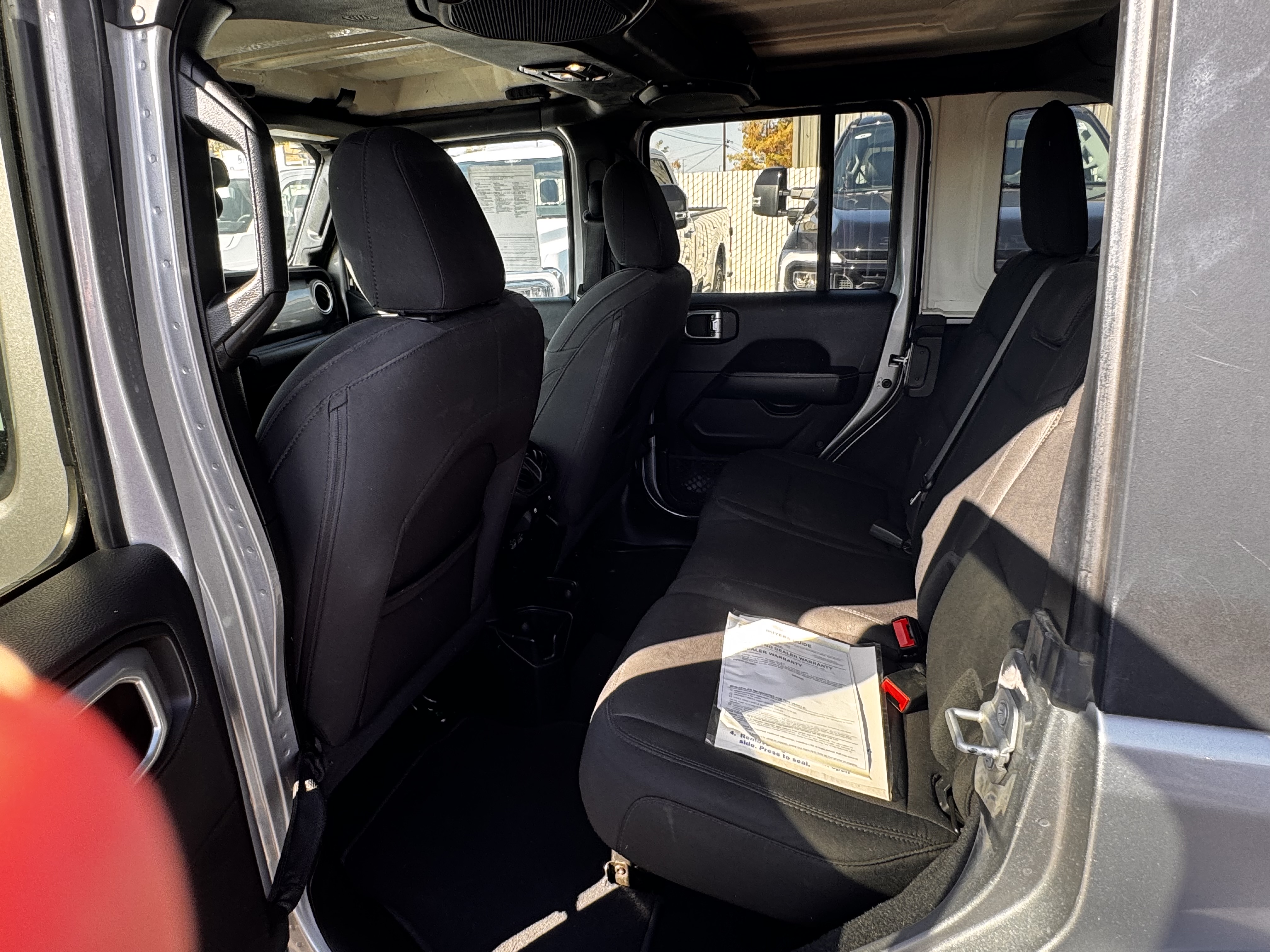 2020 Jeep Wrangler Unlimited Sahara photo 4