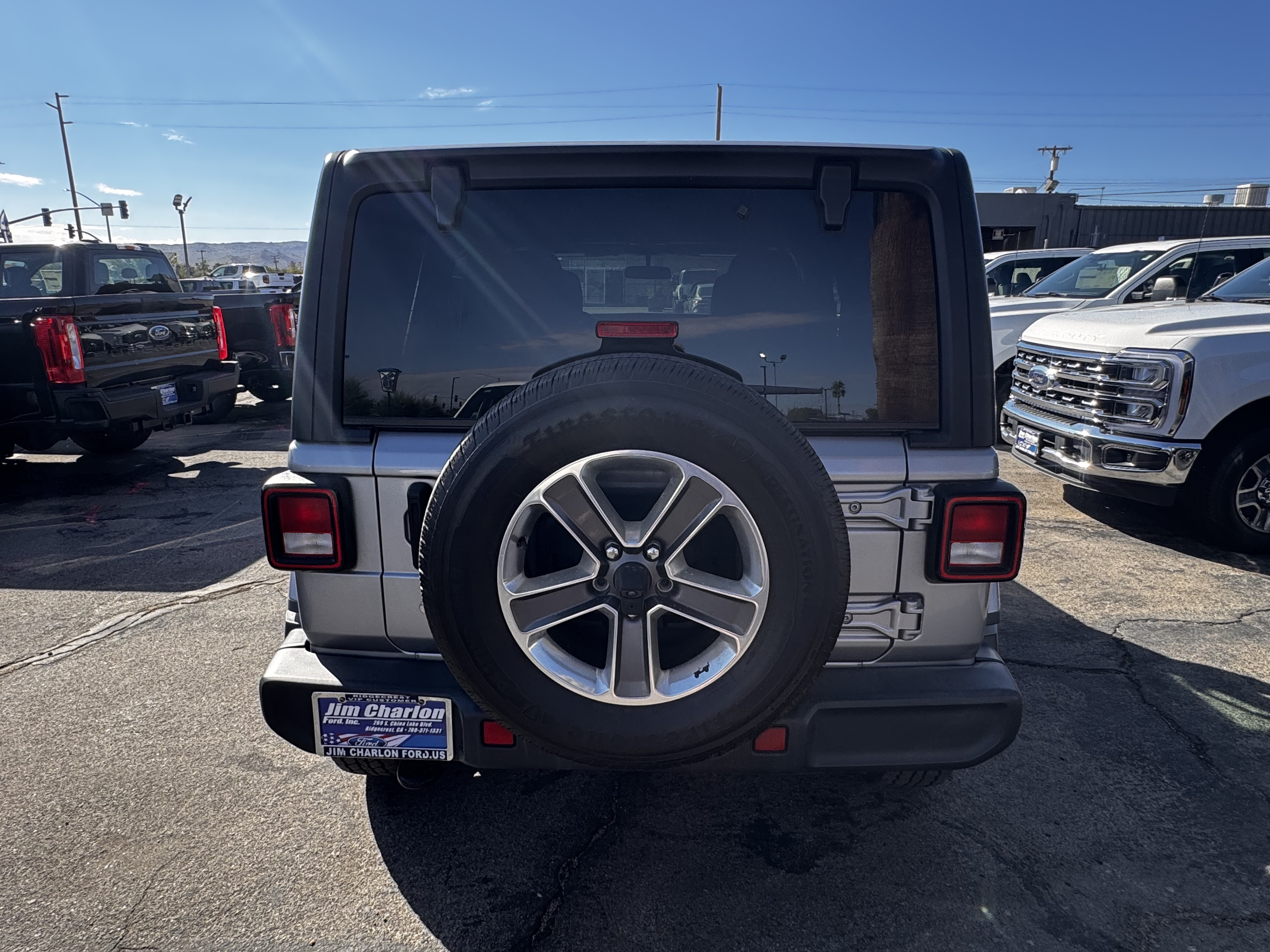 2020 Jeep Wrangler Unlimited Sahara photo 2