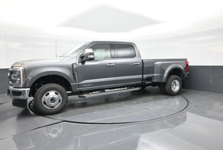 2026 Ford Super Duty F-350 DRW LARIAT