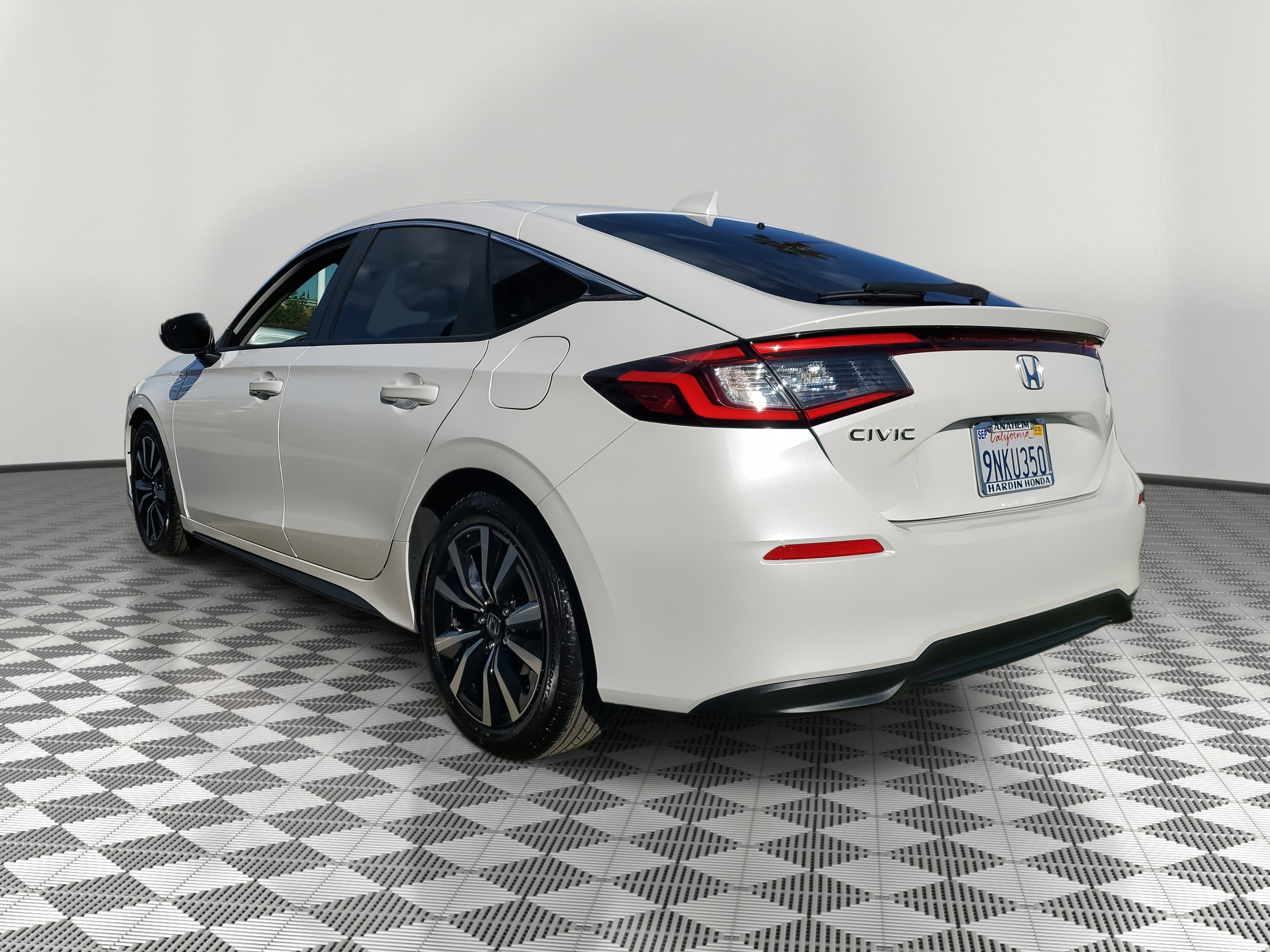 2024 Honda Civic Hatchback EX-L photo 3