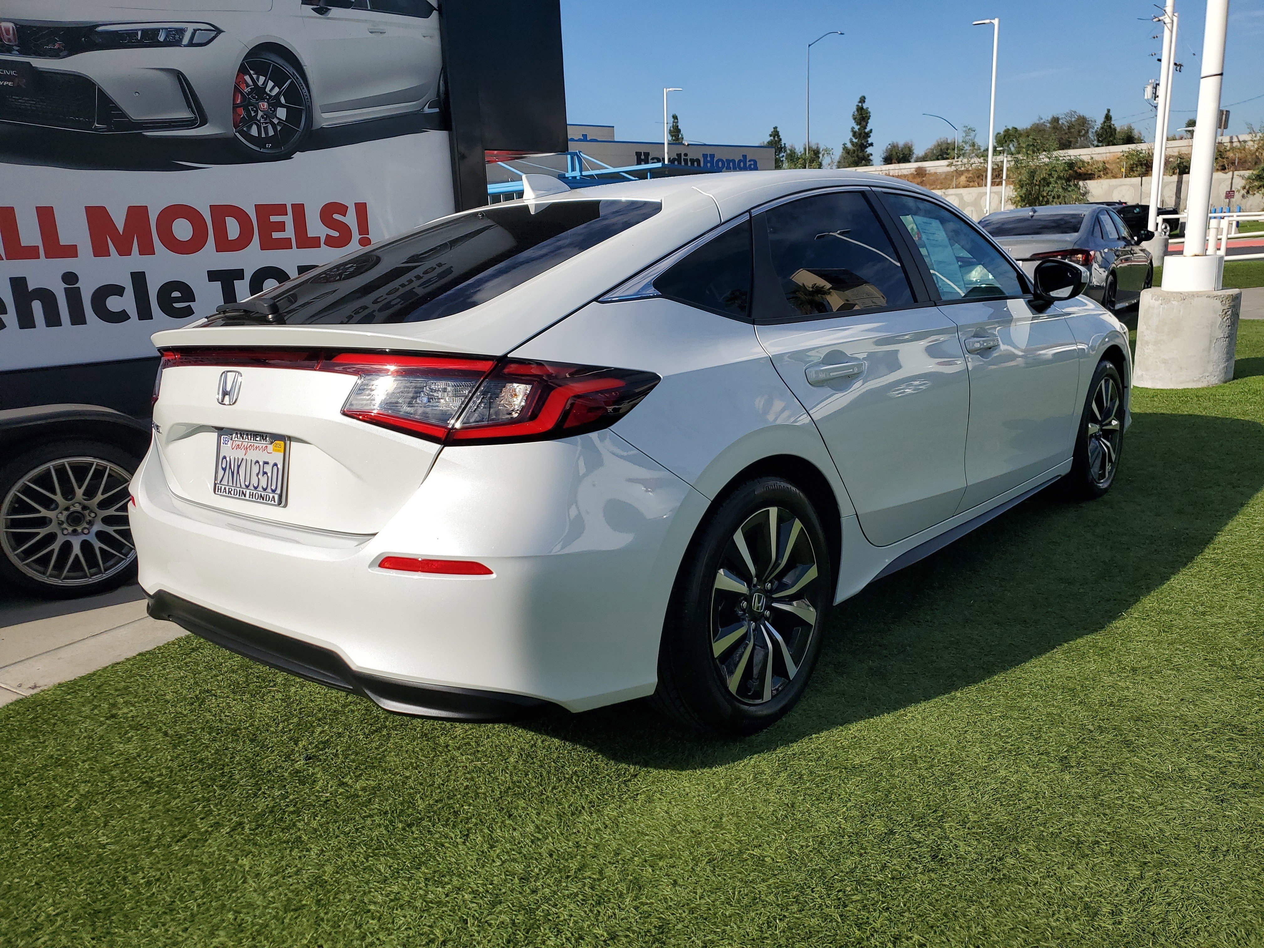2024 Honda Civic Hatchback EX-L photo 4