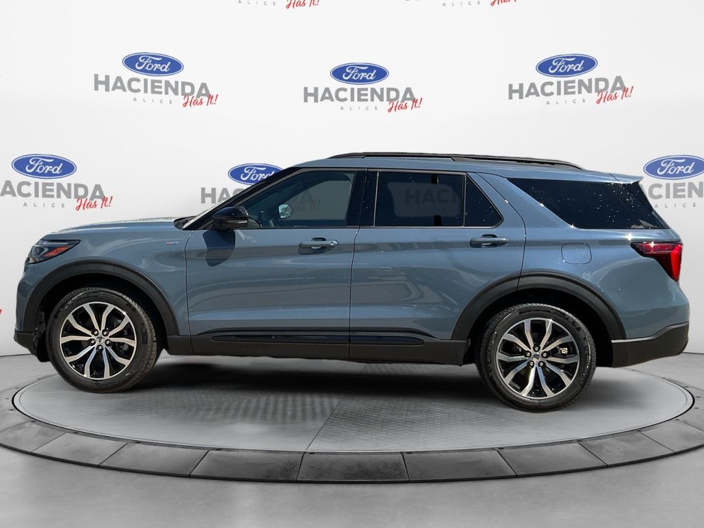 2025 Ford Explorer ST-Line photo 2