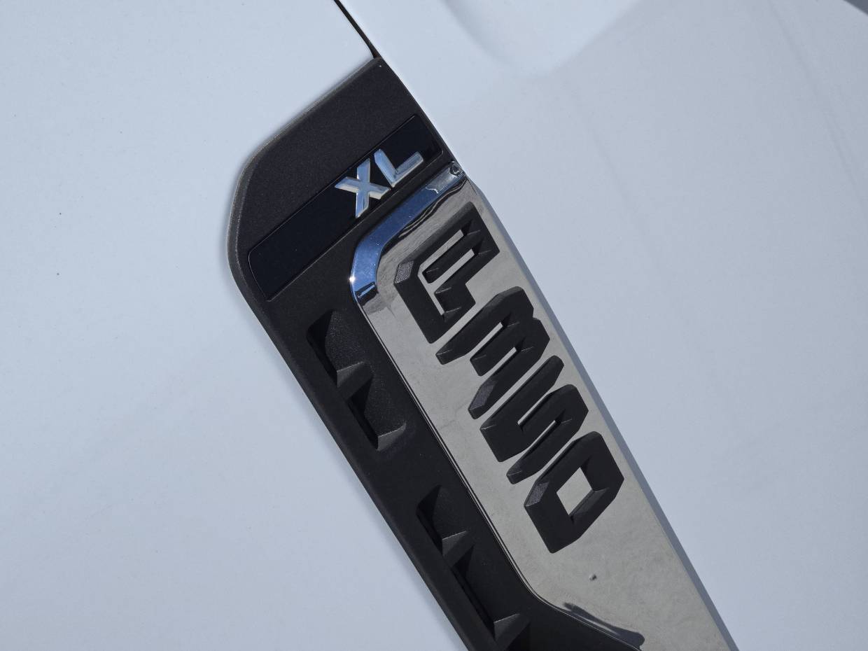 2025 Ford F-350 Super Duty Chassis Cab XL - Photo 7